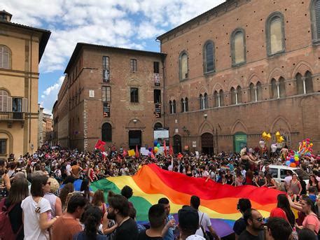 siena gay|Gay Siena